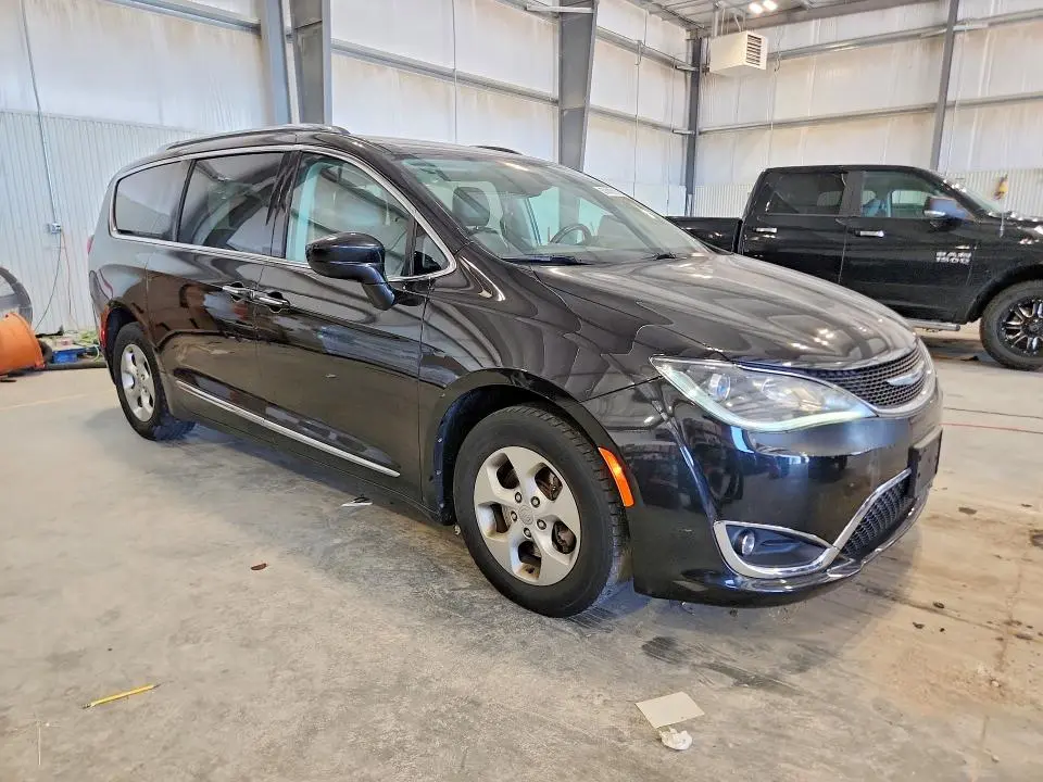 2017 CHRYSLER PACIFICA TOURING L PLUS  