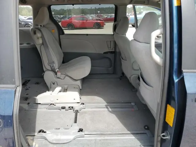 2011 TOYOTA SIENNA LE  