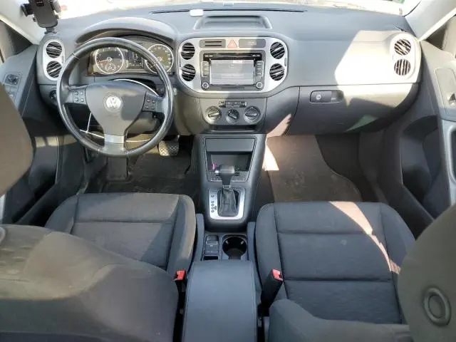 2010 VOLKSWAGEN TIGUAN SE  