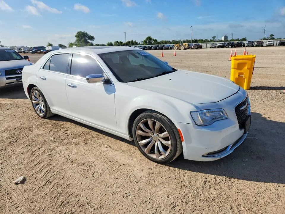 2019 CHRYSLER 300 LIMITED  