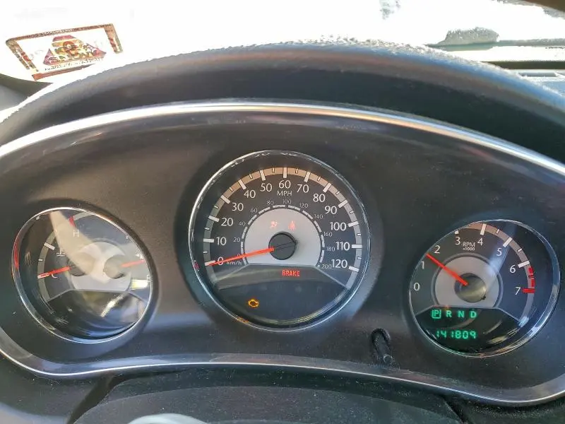 2013 CHRYSLER 200 LX  