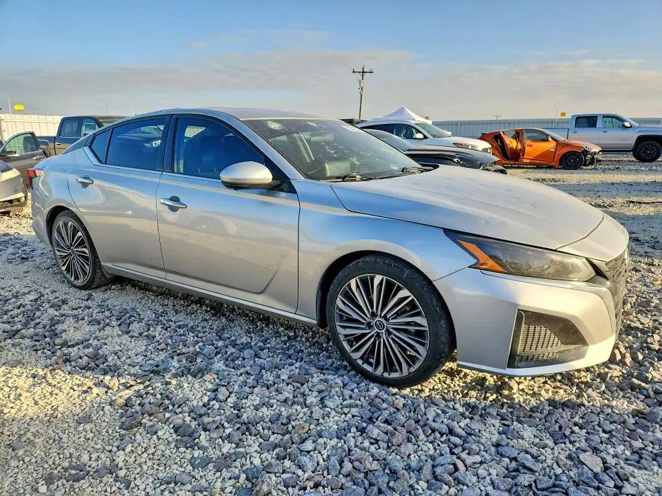 2023 NISSAN ALTIMA SL  