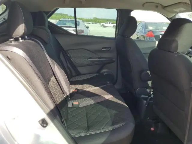 2019 NISSAN KICKS S  