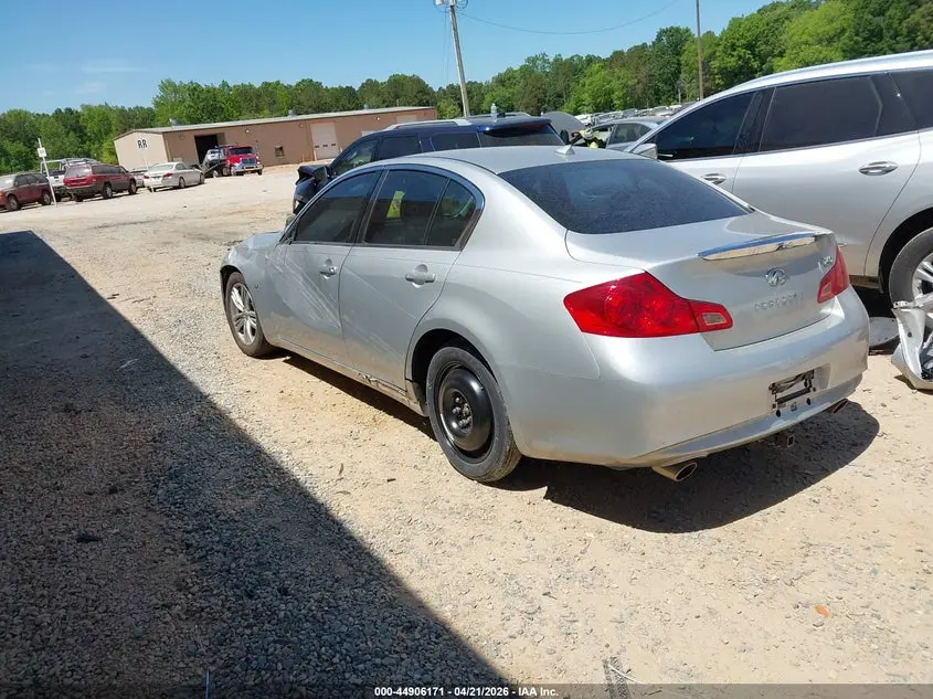 2015 INFINITI Q40  
