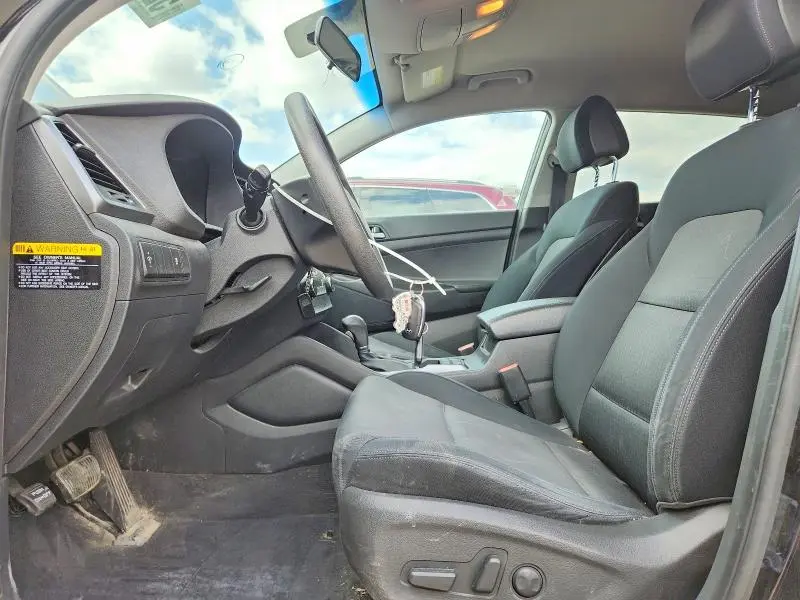2016 HYUNDAI TUCSON SE  