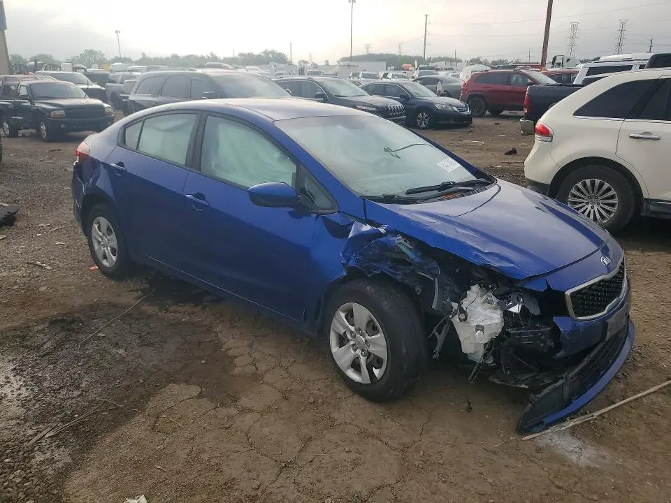 2017 KIA FORTE LX  