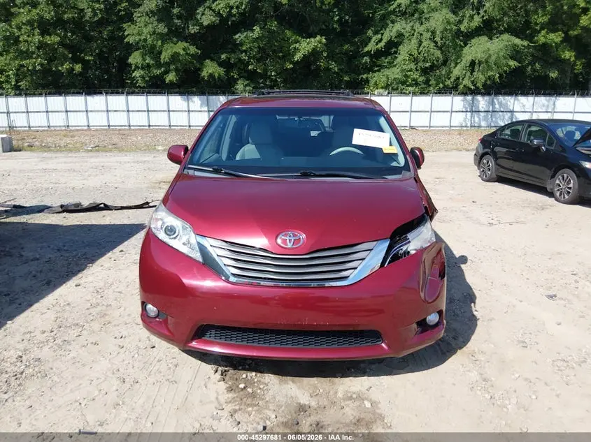 2013 TOYOTA SIENNA XLE V6 8 PASSENGER