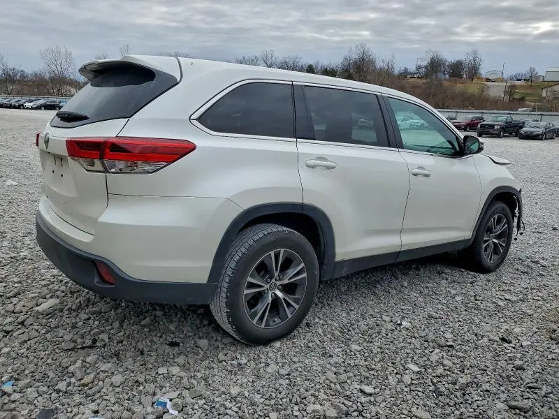2019 TOYOTA HIGHLANDER LE  