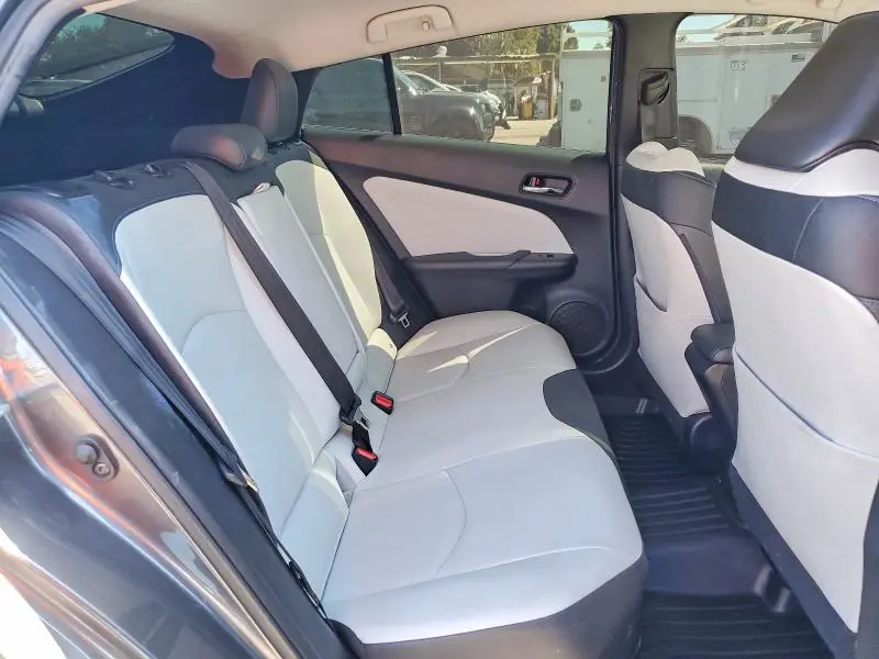 2017 TOYOTA PRIUS FOUR TOURING  