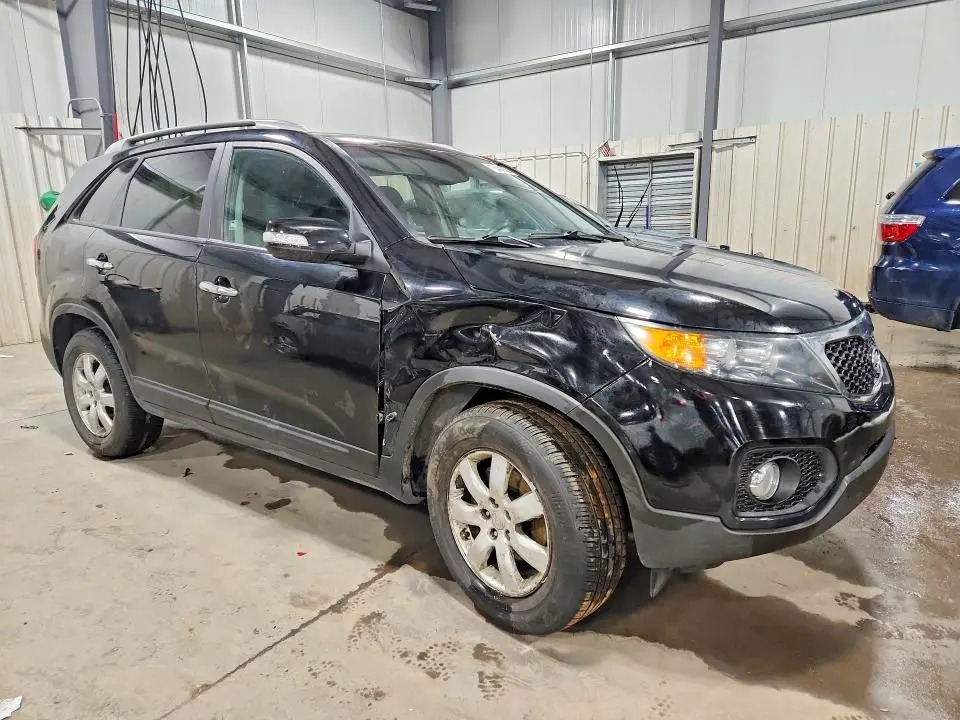 2011 KIA SORENTO LX  