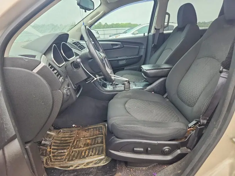 2011 CHEVROLET TRAVERSE LT  