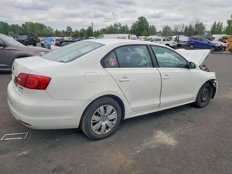 2013 VOLKSWAGEN JETTA SE  