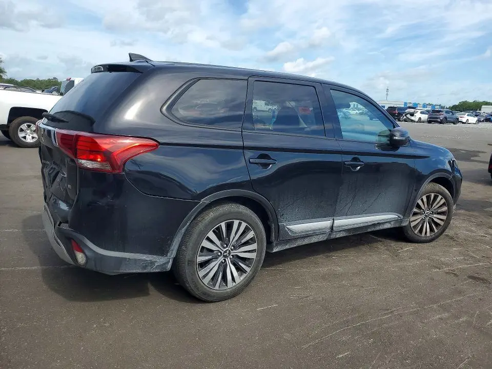 2020 MITSUBISHI OUTLANDER SE  