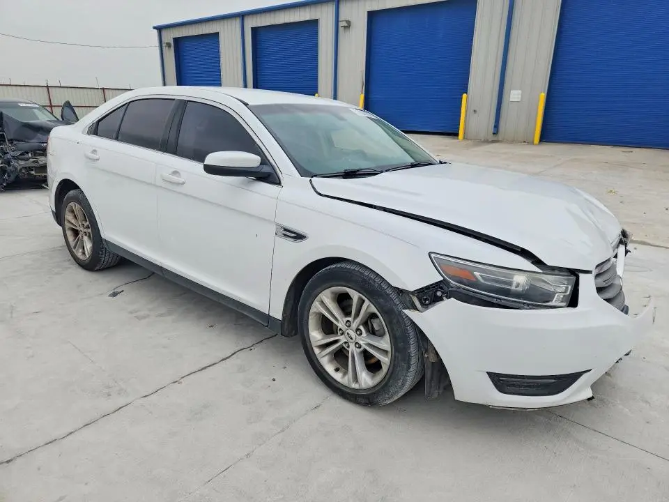 2015 FORD TAURUS SEL  