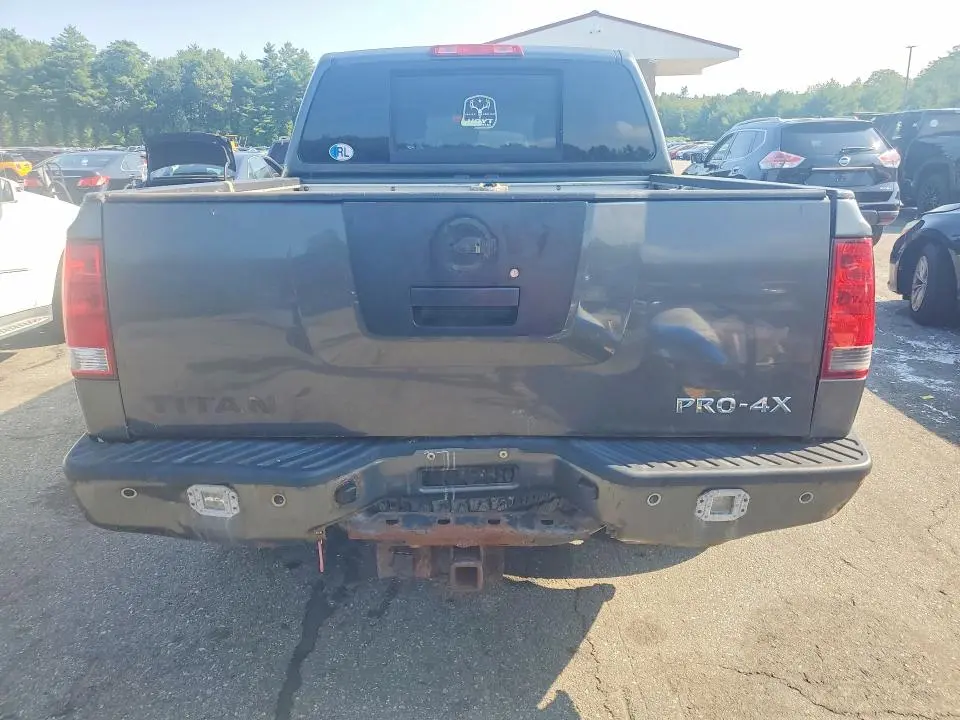 2012 NISSAN TITAN SV  