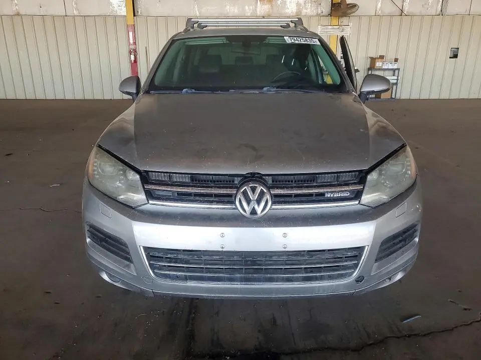 2011 VOLKSWAGEN TOUAREG HYBRID  