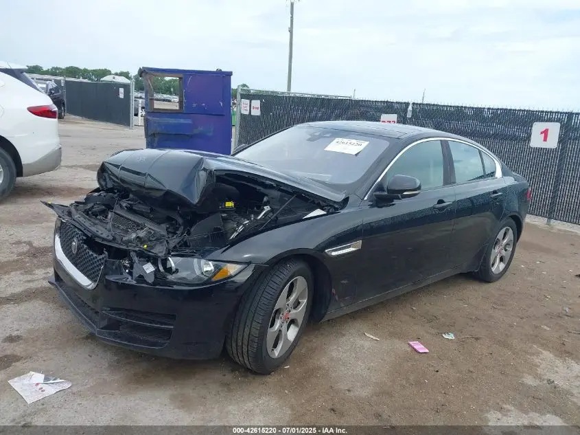 2017 JAGUAR XE 25T