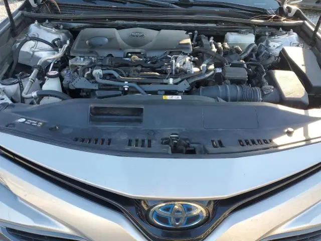 2020 TOYOTA CAMRY XLE  