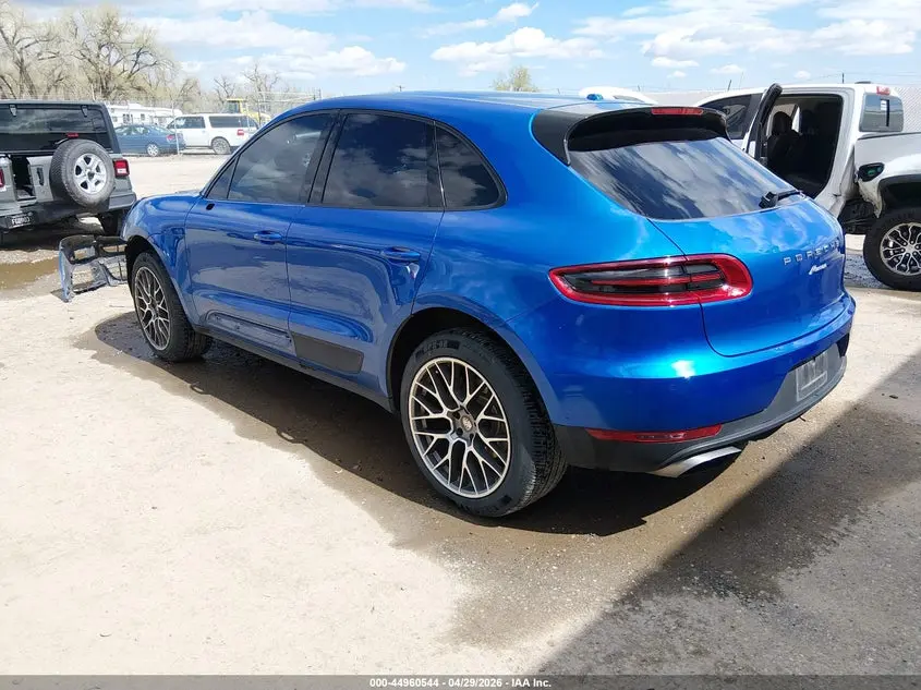 2018 PORSCHE MACAN  