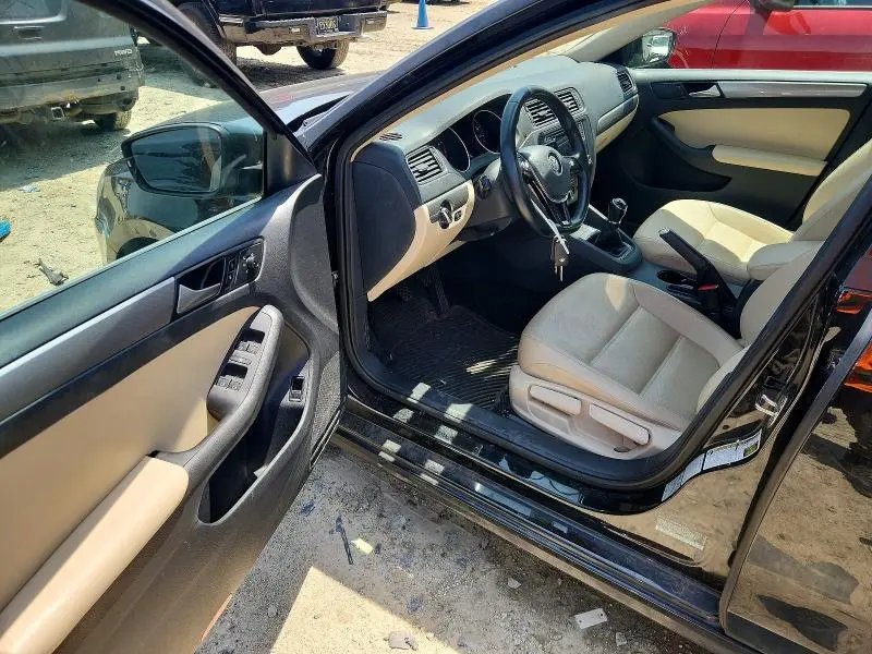 2017 VOLKSWAGEN JETTA SE  