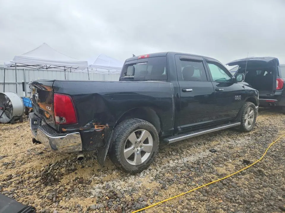 2016 RAM 1500 SLT  