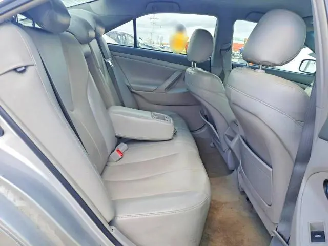2010 TOYOTA CAMRY LE  