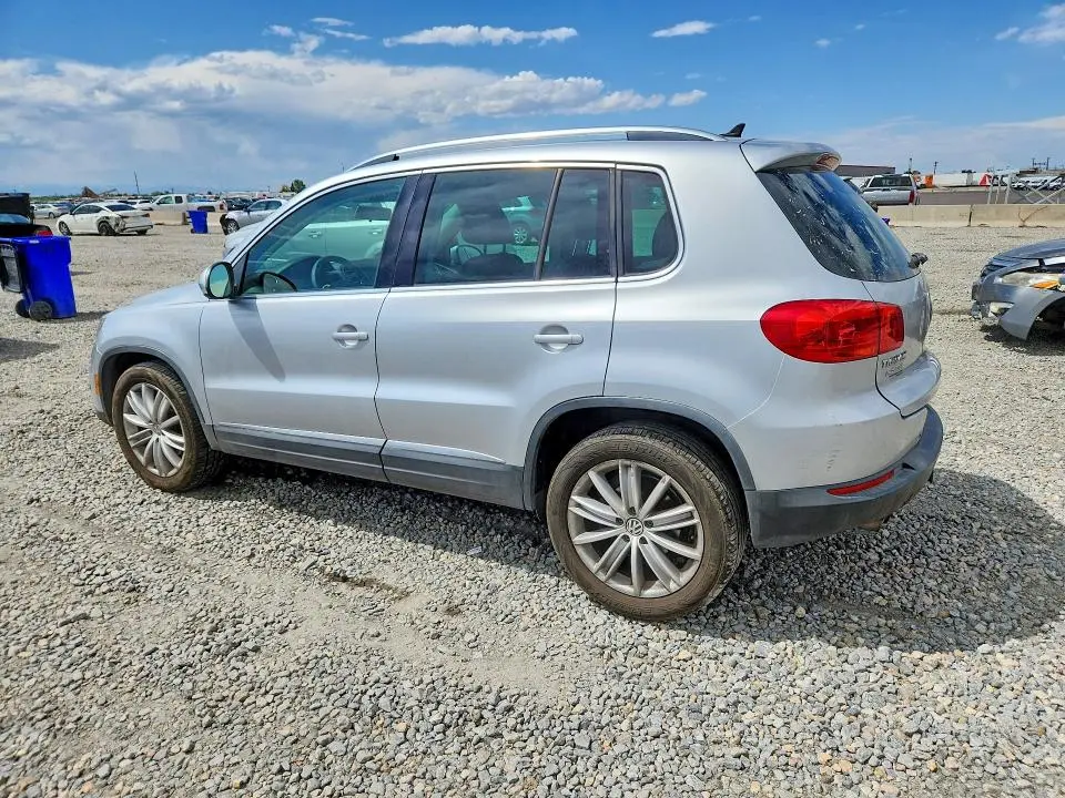 2013 VOLKSWAGEN TIGUAN S  