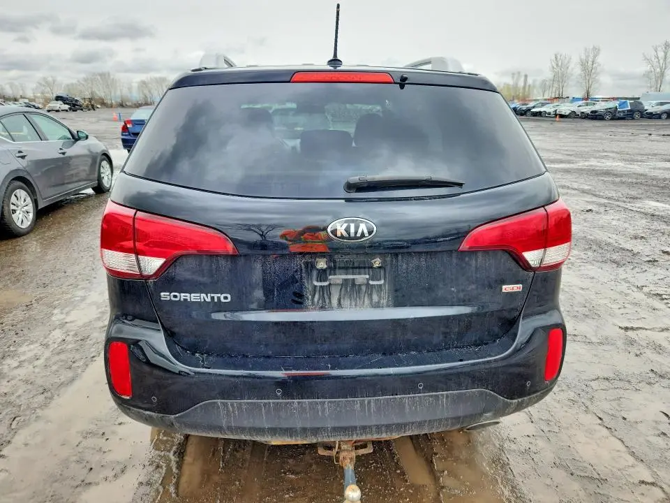 2015 KIA SORENTO LX  