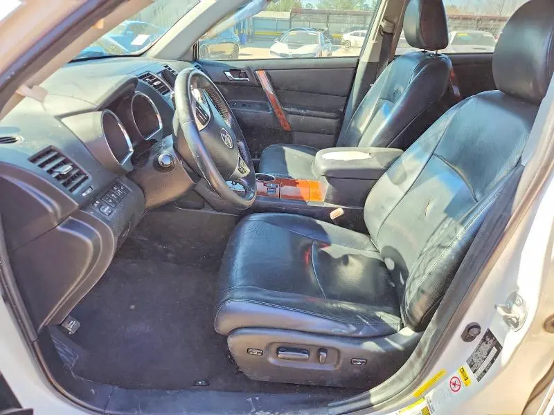 2013 TOYOTA HIGHLANDER LIMITED  