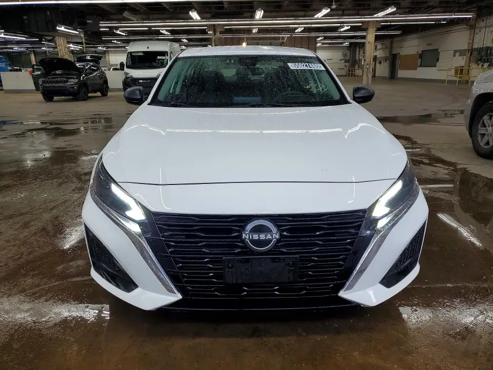2025 NISSAN ALTIMA SV  