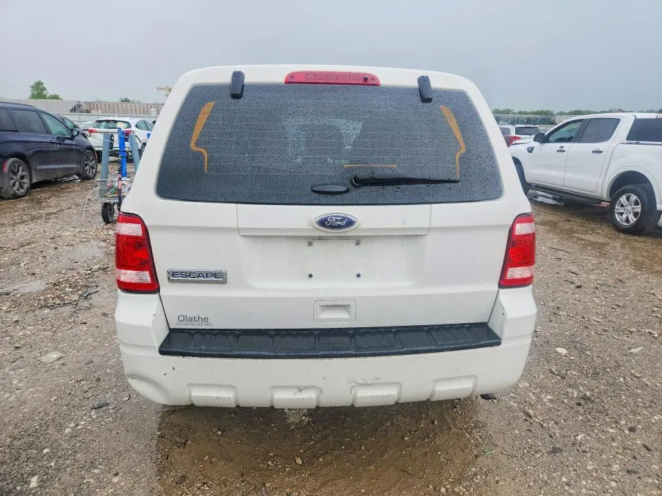 2011 FORD ESCAPE XLS  