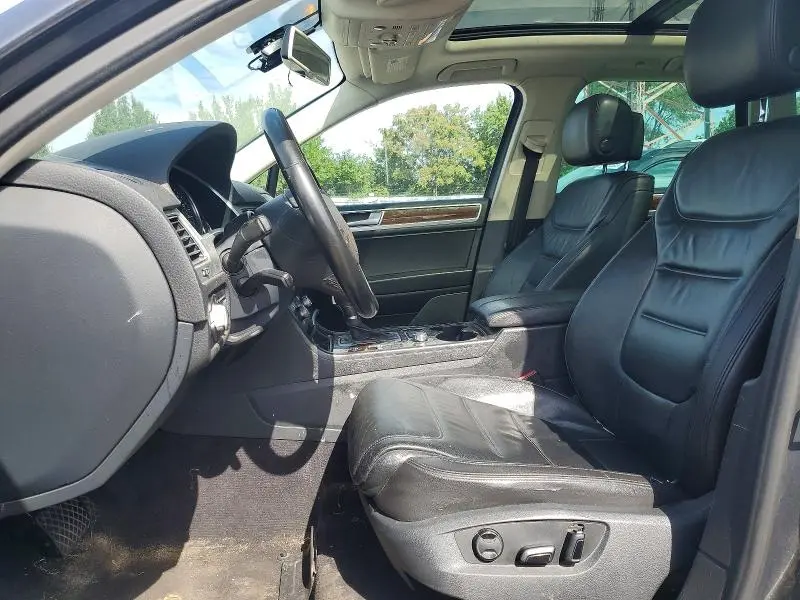2015 VOLKSWAGEN TOUAREG V6 TDI  