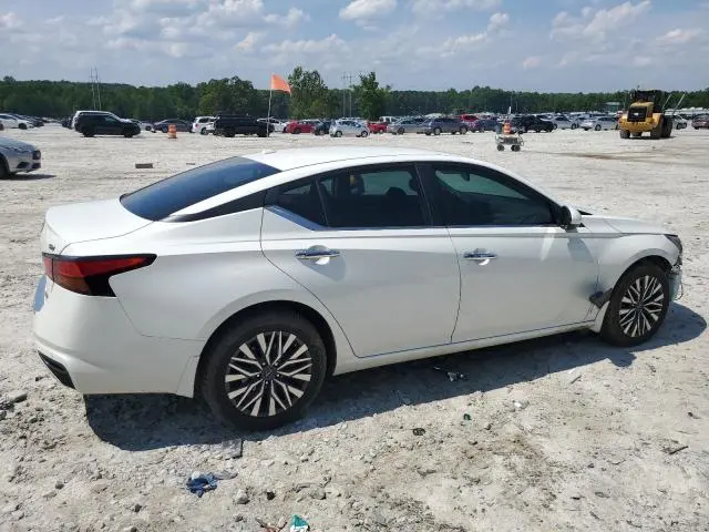 2023 NISSAN ALTIMA SV  