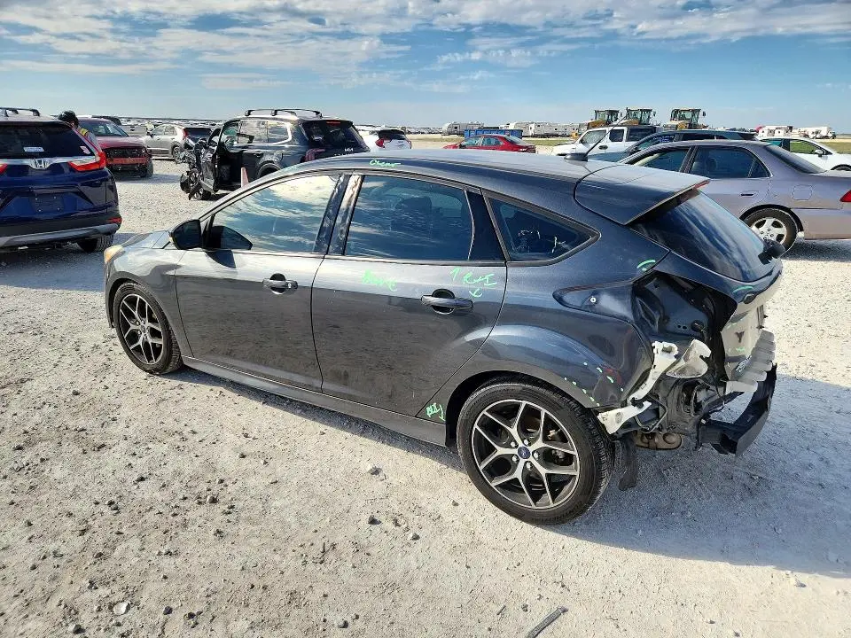 2016 FORD FOCUS SE  