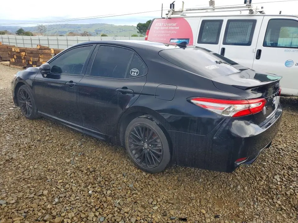 2019 TOYOTA CAMRY SE  