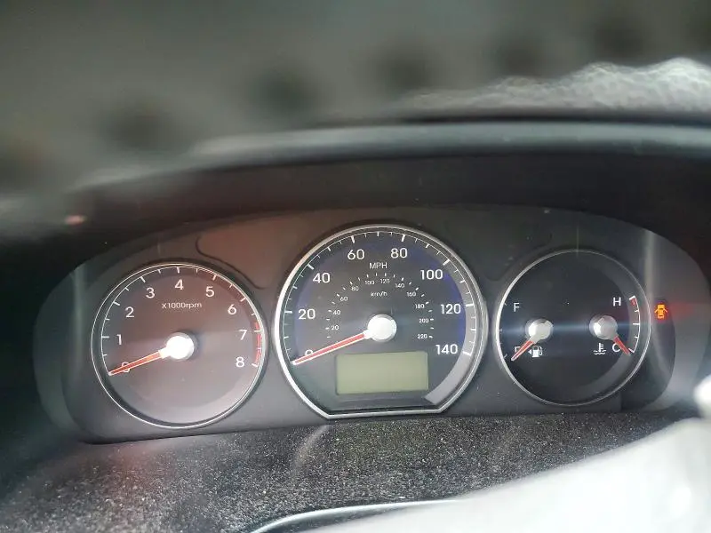 2011 HYUNDAI SANTA FE SE  