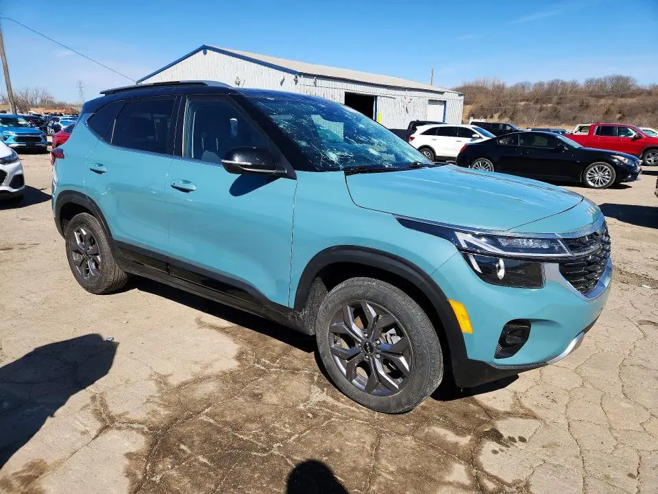 2024 KIA SELTOS S  