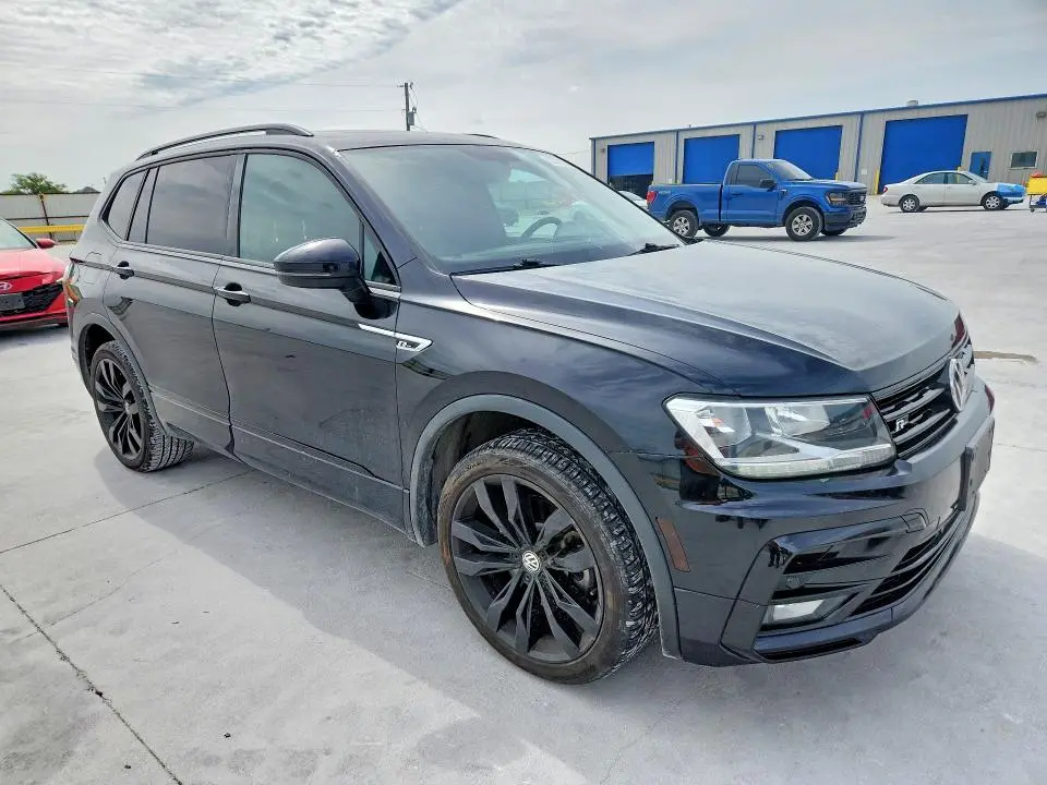 2020 VOLKSWAGEN TIGUAN SE  