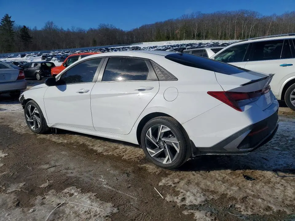 2025 HYUNDAI ELANTRA SEL SPORT  