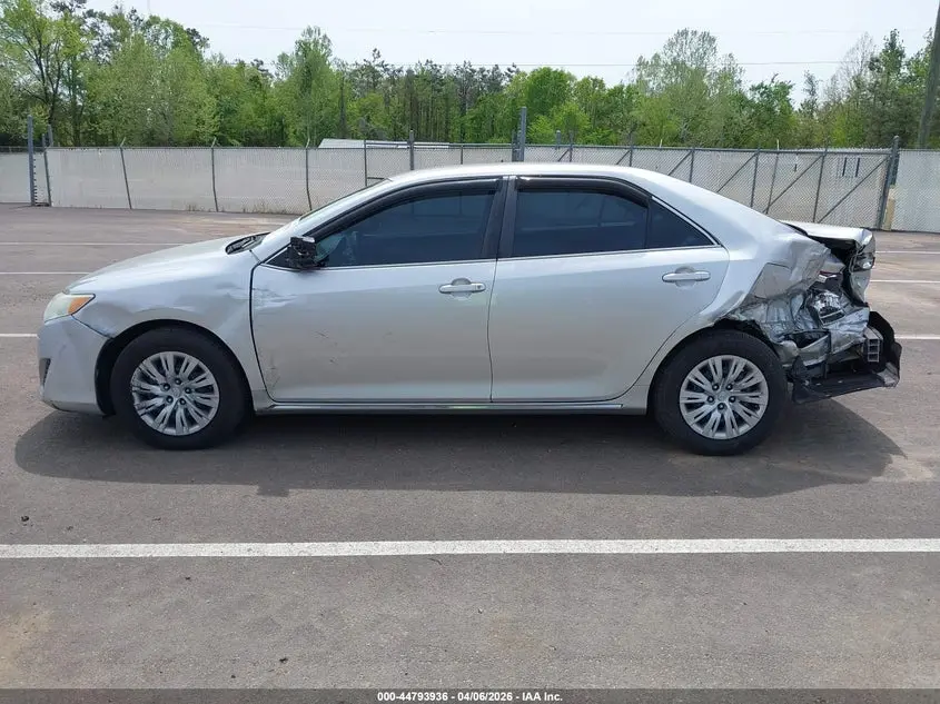2014 TOYOTA CAMRY LE