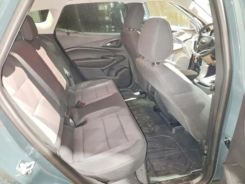 2025 CHEVROLET TRAX LS  