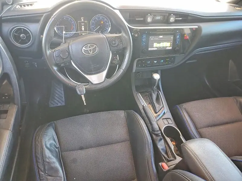 2018 TOYOTA COROLLA SE  