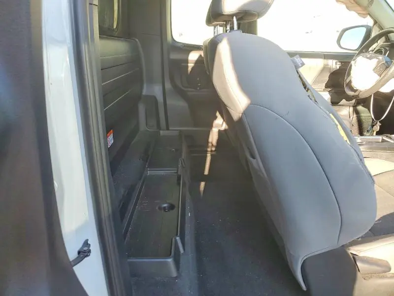 2018 TOYOTA TACOMA SR  