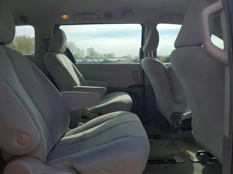 2014 TOYOTA SIENNA L 7-PASSENGER  