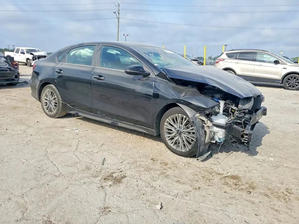 2024 KIA FORTE GT LINE  