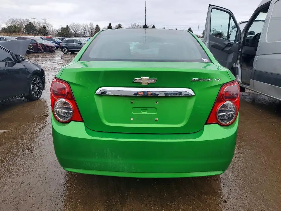 2015 CHEVROLET SONIC LT  