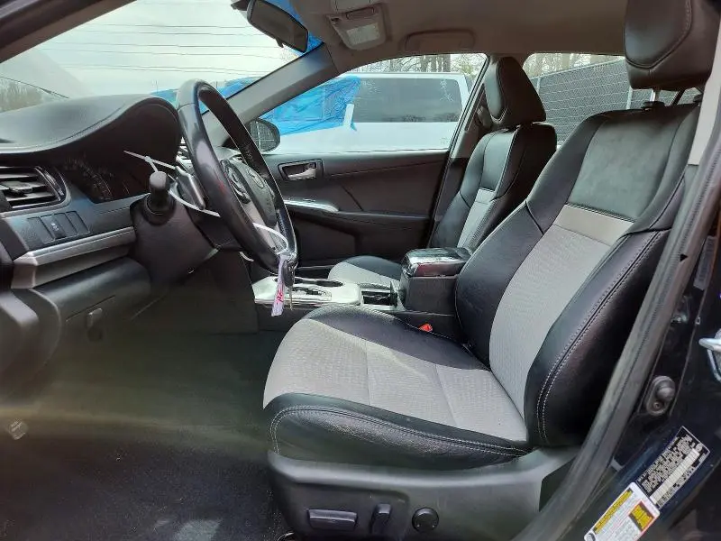 2013 TOYOTA CAMRY SE  
