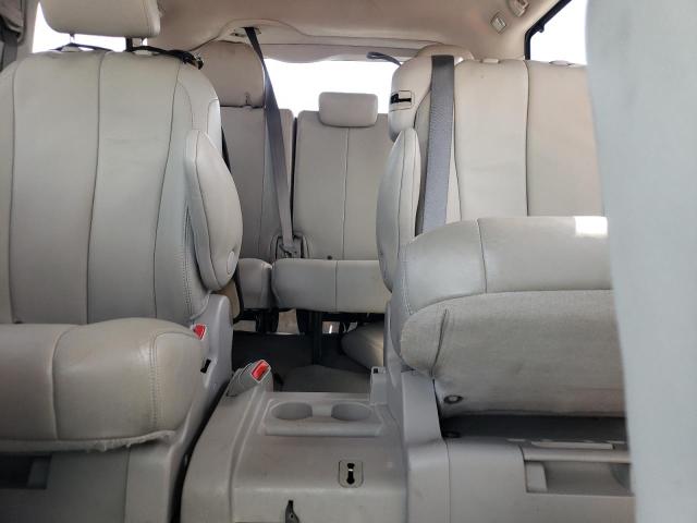 2014 TOYOTA SIENNA XLE