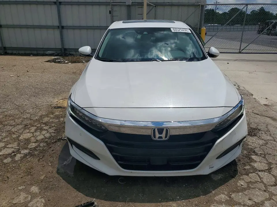 2019 HONDA ACCORD TOURING  