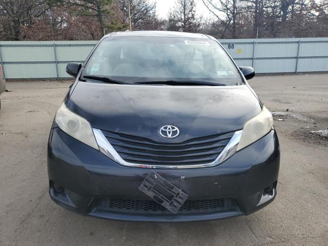 2013 TOYOTA SIENNA LE